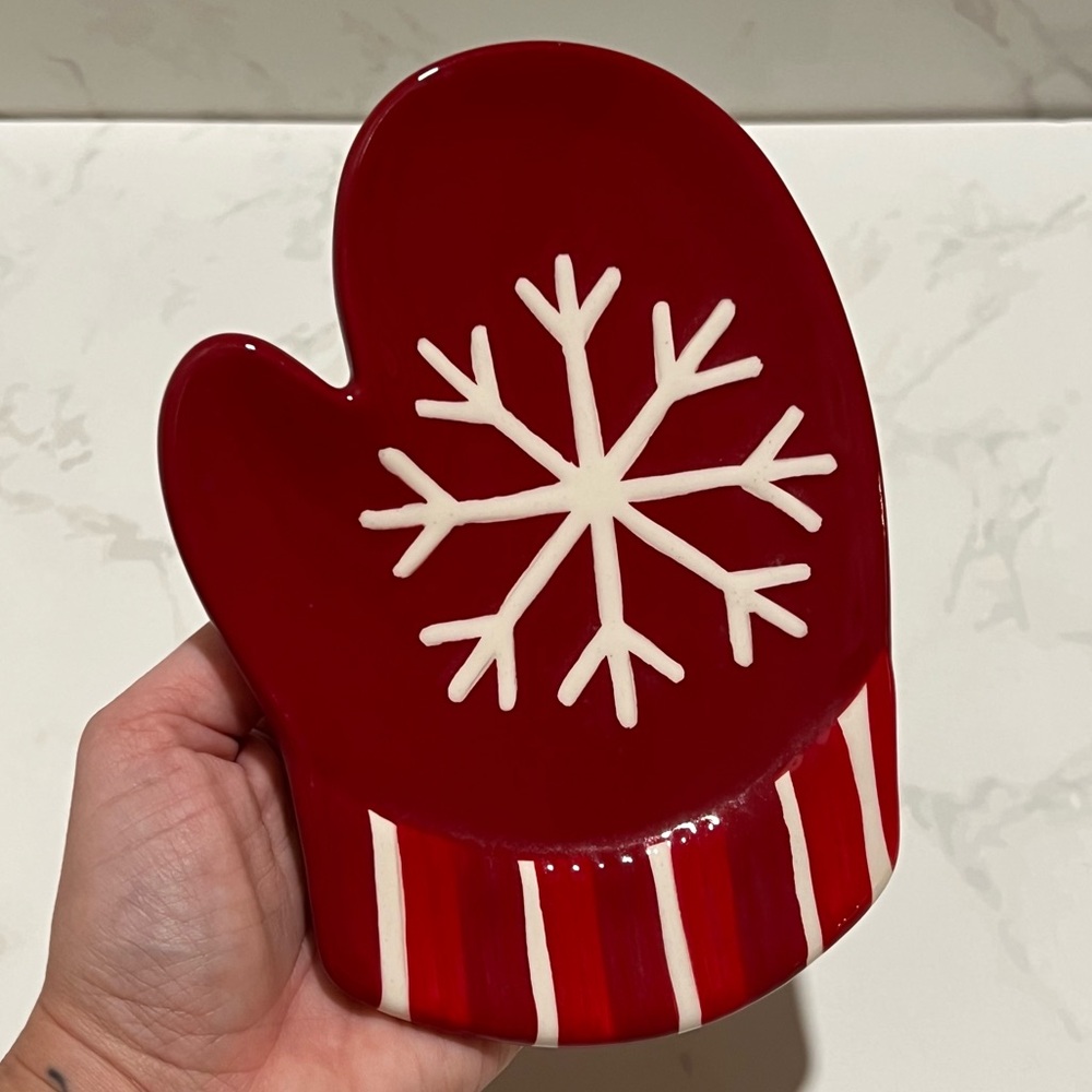 Red Snowflake Mitten Spoon Rest Holiday Dish